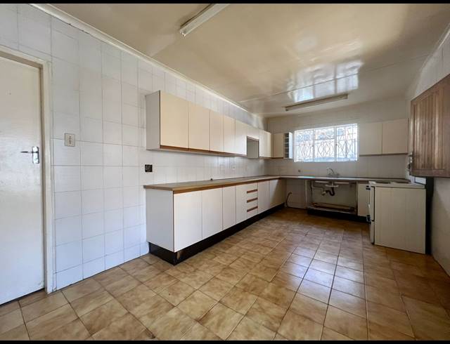 4 BEDROOM SEMI DETACHED FOR SALE IN ROSETTENVILLE